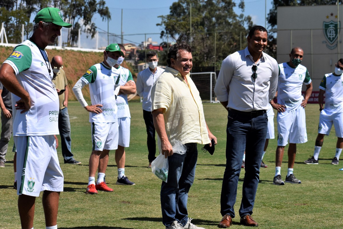 Geovane volta a treinar; campeão mundial Gilberto Silva ...