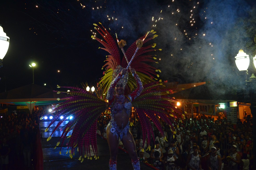 Prefeitura de Rio Branco abriu edital para escolha da realeza do Carnaval 2018 (Foto: Aline Nascimento/G1)