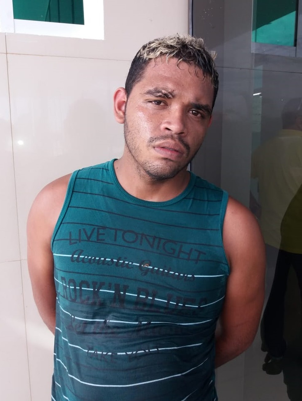 ApÃ³s a aÃ§Ã£o criminosa, o suspeito Jardel da Silva Ribeiro ainda tentou fugir, mas foi preso â Foto: DivulgaÃ§Ã£o/PolÃ­cia