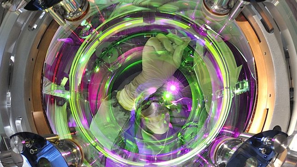 A colaboração LIGO-Virgo administra alguns dos instrumentos científicos mais ousados já feitos — Foto: EGO/VIRGO COLLABORATION/PERCIBALLI/BBC