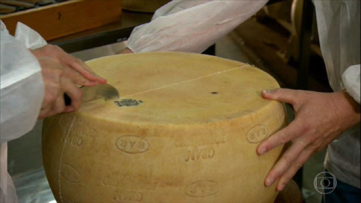 Saiba como é produzido o famoso queijo grana padano em uma fazenda pioneira do Rio Grande do Sul thumbnail