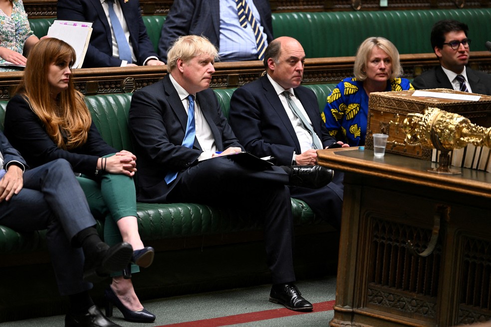 Primeiro-ministro britânico, Boris Johnson, atende a sessão do parlamento — Foto: Jessica Taylor/Handout via REUTERS
