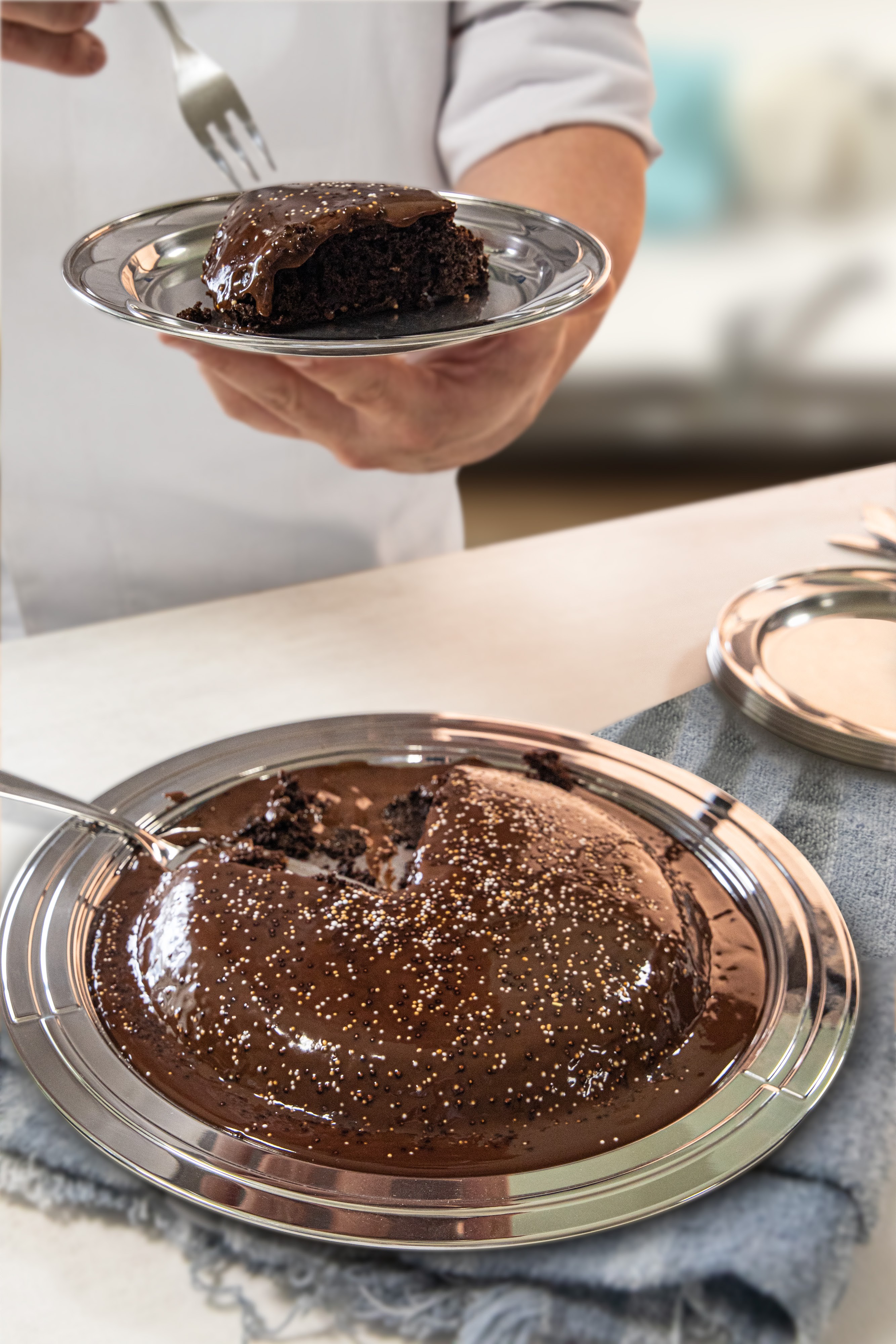 BOLO DE CHOCOLATE FEITO NA PANELA OU FRIGIDEIRA 