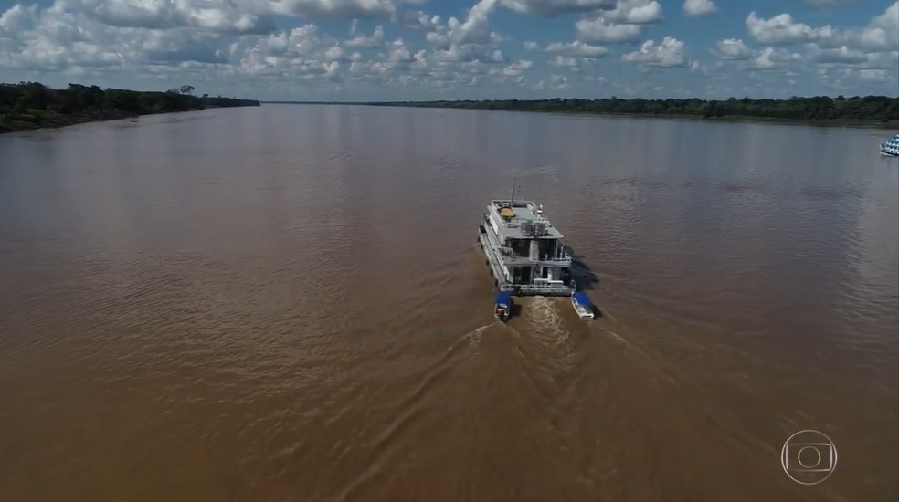 Em Porto Velho, vacinação de sete mil ribeirinhos é feita por barco — Foto: Rede Amazônica/Reprodução