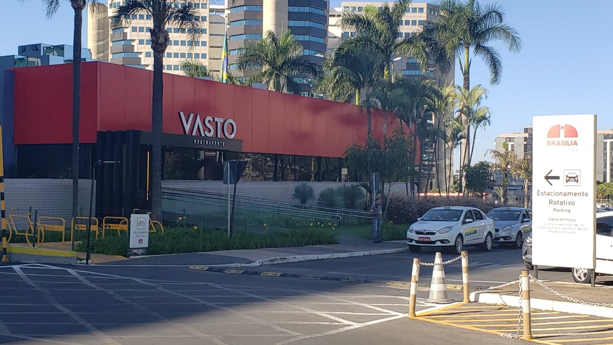 Imagens do suposto encontro para pagamento de propina por vacina AstraZeneca, em restaurante do DF, foram apagadas