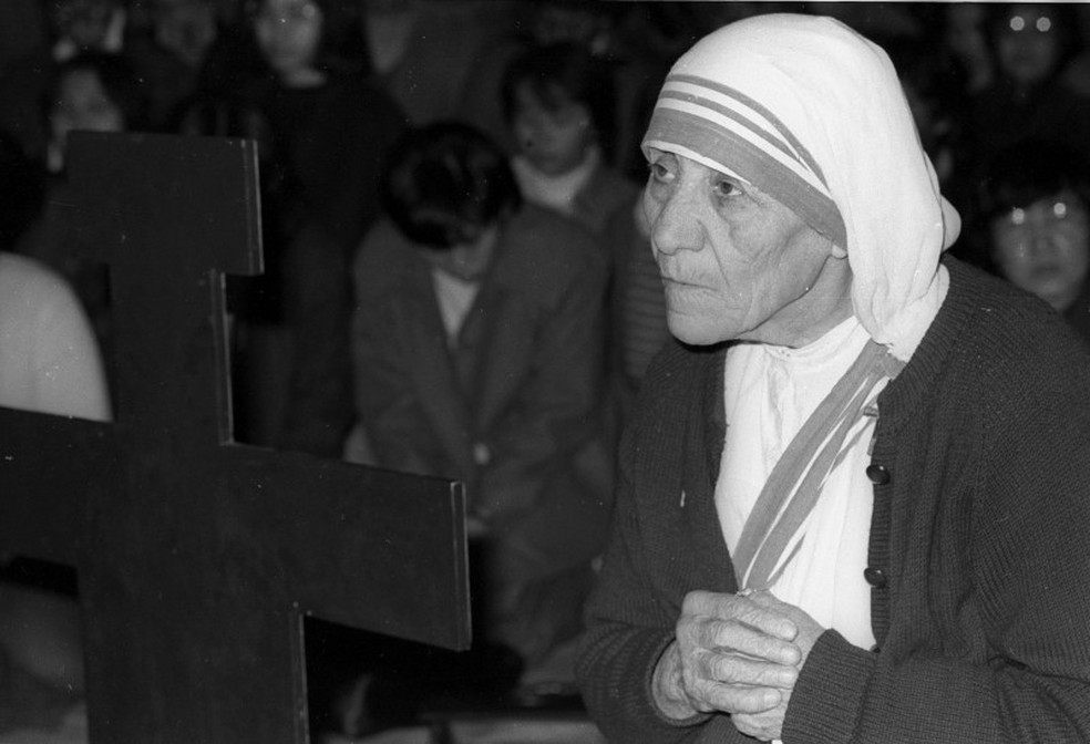 Madre Teresa em foto de 1985, em Hong Kong (Foto: REUTERS/Andrew Wong)