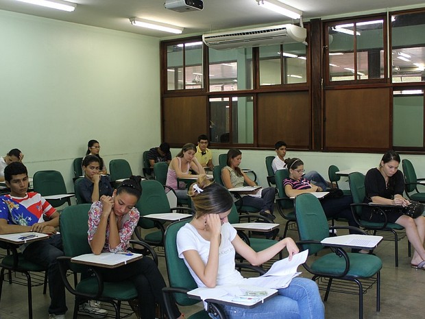 Os exames serão aplicados em 127 escolas, 49 em Manaus e 78 no interior (Foto: Tiago Melo/G1 AM)