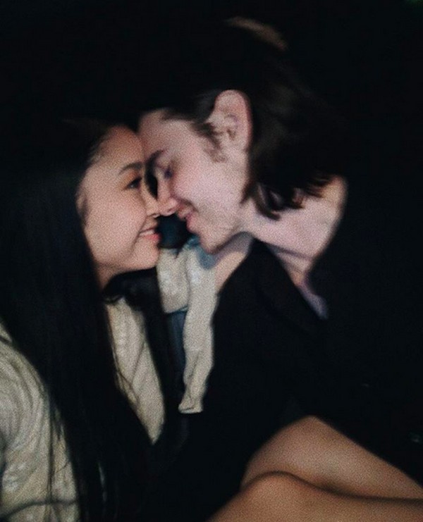 A atriz Lana Condor com o namorado, Anthony De La Torre (Foto: Instagram)