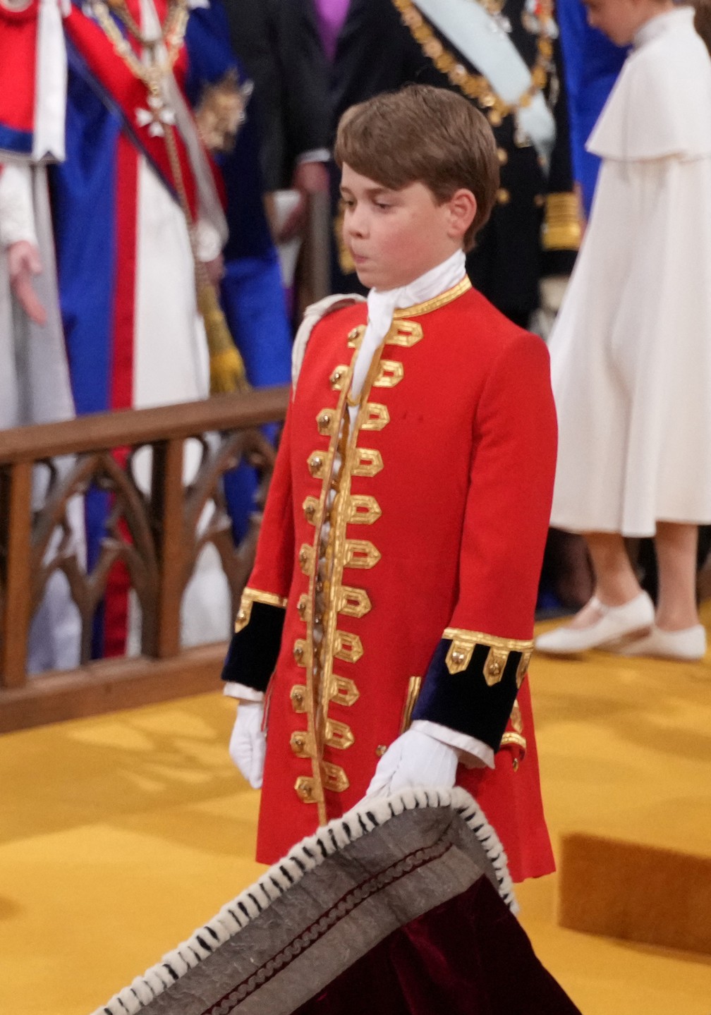 Príncipe George como Pajem na cerimônia de coroação do Rei Charles III — Foto: Victoria Jones/Pool via Reuters