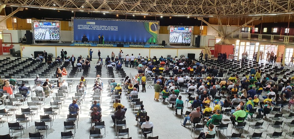 Agenda de Bolsonaro em Ponta Grossa ocorre no Centro de Eventos, nesta sexta (5) — Foto: Marcelo Rocha/RPC