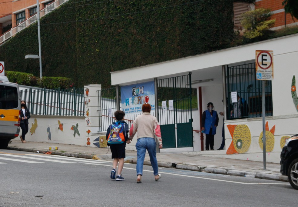 As aulas presenciais voltam a ser obrigatórias na rede pública e privada do estado de São Paulo a partir da próxima segunda-feira (18). — Foto: CESAR CONVENTI/FOTOARENA/ESTADÃO CONTEÚDO