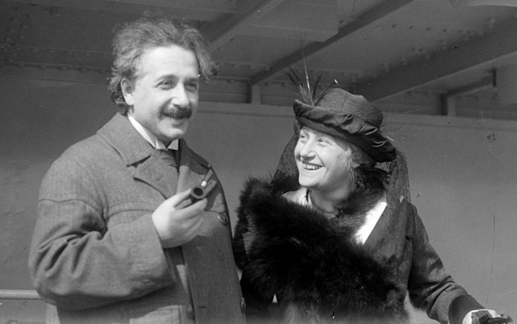 Albert Einstein e sua esposa, Elsa  (Foto: Wikimedia Commons)