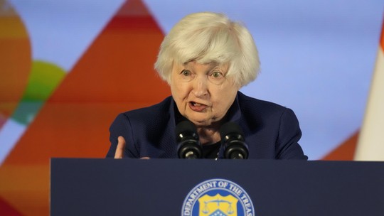 Yellen diz que os EUA intervirão para proteger bancos menores se for necessário