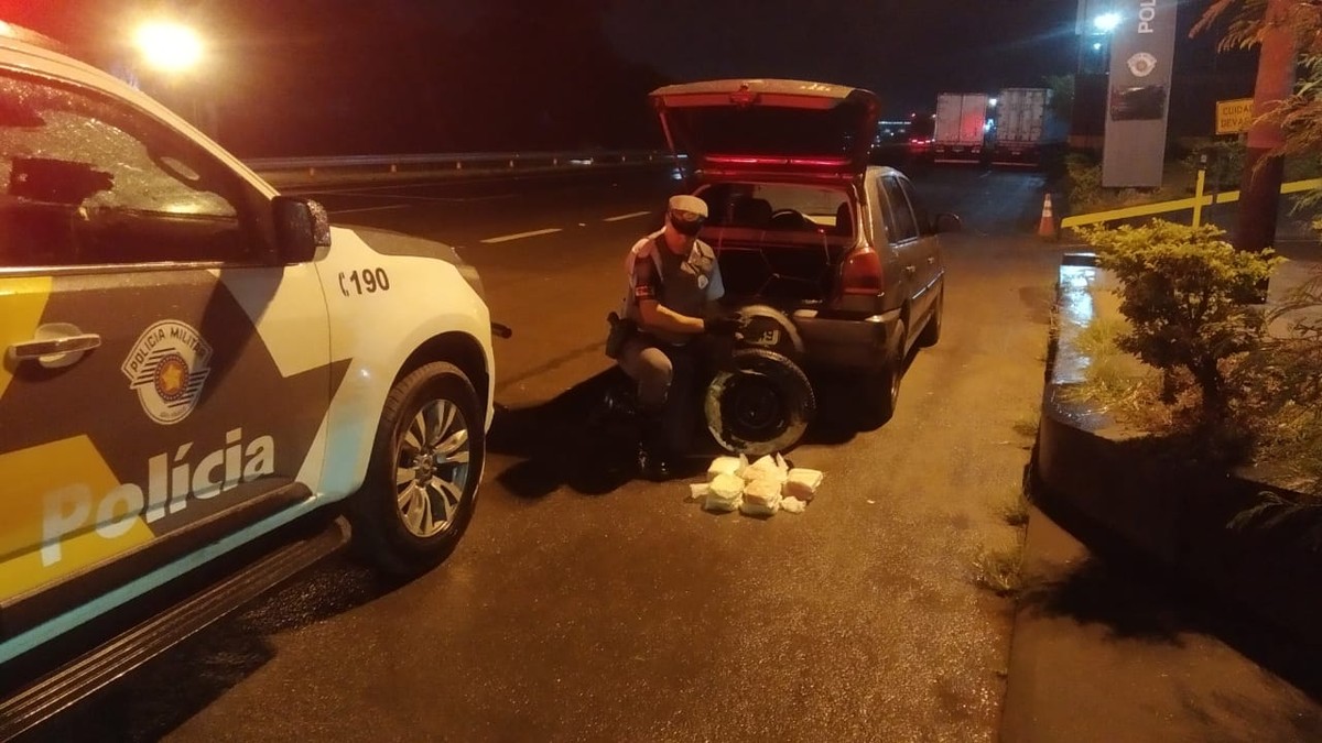 Polícia apreende 10 kg de crack na rodovia Washington Luís (SP310) em