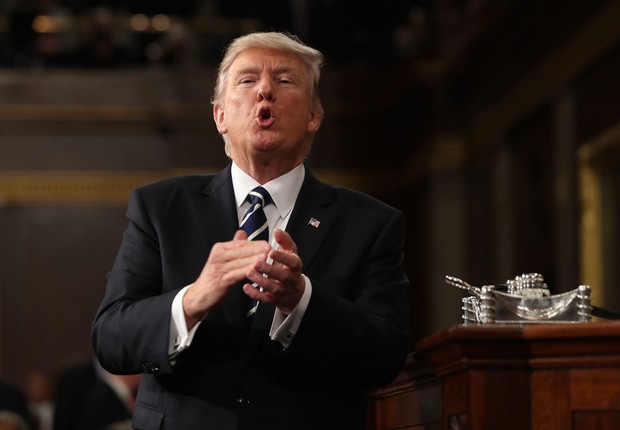 O presidente norte-americano Donald Trump faz discurso no Congresso (Foto:  Jim Lo Scalzo/Getty Images)