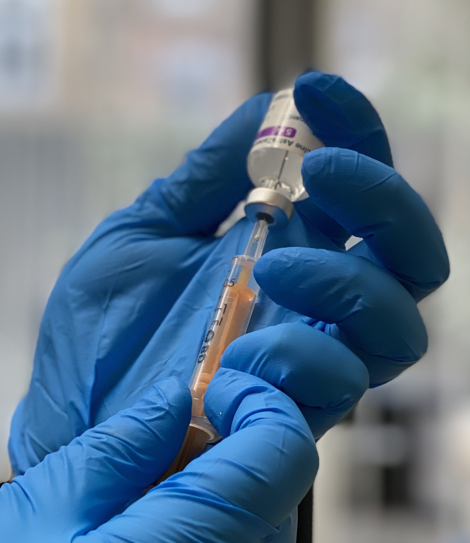 Vacina contra Covid-19 da Astrazeneca oferece proteção contra variante Delta, que foi detectada pela primeira vez na Índia (Foto: Wikimedia Commons )