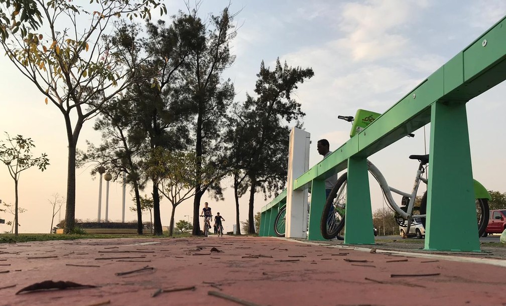 Sorocaba oferece bicicletas para a população — Foto: Carlos Dias/G1