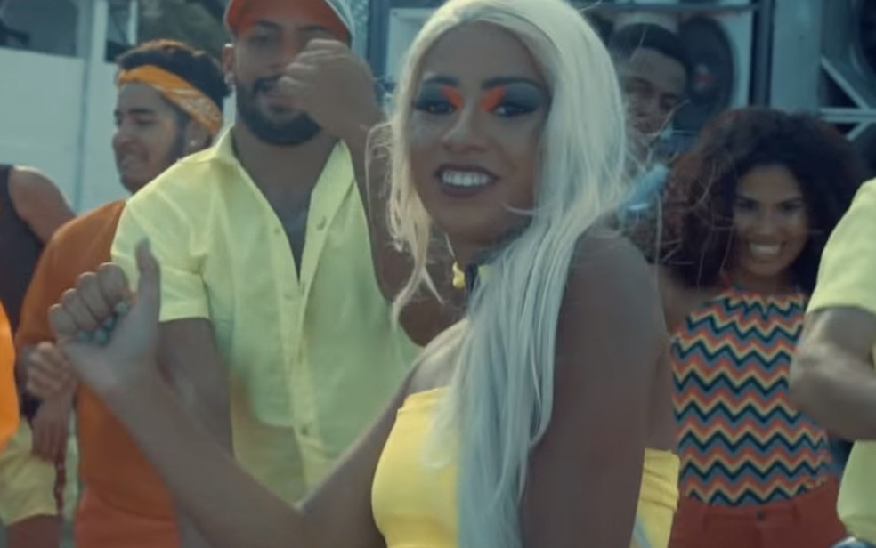 MC Loma retomou a carreira com o clipe 'Malévola' — Foto: Reprodução/YouTube