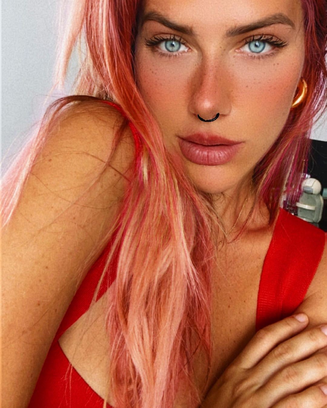 Gio Ewbank de cabelos cor-de-rosa: aprovada? (Foto: Reprodução/Instagram)