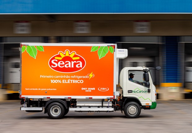 A Seara decidiu acelerar seu plano de adoção de caminhões elétricos refrigerados, afirma a companhia (Foto: Divulgação/Seara)