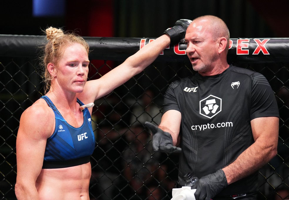 Holly Holm discordou do resultado da luta contra Ketlen Vieira — Foto: Getty Images