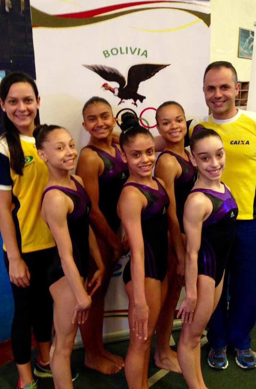 Jack Silva (segunda ginasta da esquerda para a direita) fez parte da seleção brasileira de ginástica nas categorias de base — Foto: Reprodução/Facebook