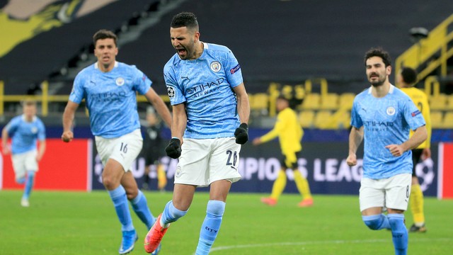 Mahrez comemora o gol pelo Manchester City contra o Borussia Dortmund