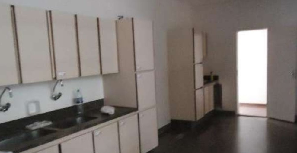 Cozinha em im&oacute;vel funcional na QL 12, Conjunto 15, lote 4, no Lago Sul, em Bras&iacute;lia &mdash; Foto: Minist&eacute;rio da Economia/Divulga&ccedil;&atilde;o 
