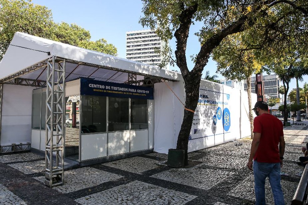Estrutura montada na Praça do Ferreira, em Fortaleza, para testagem diagnóstica de Covid-19. — Foto: Helene Santos/Sistema Verdes Mares