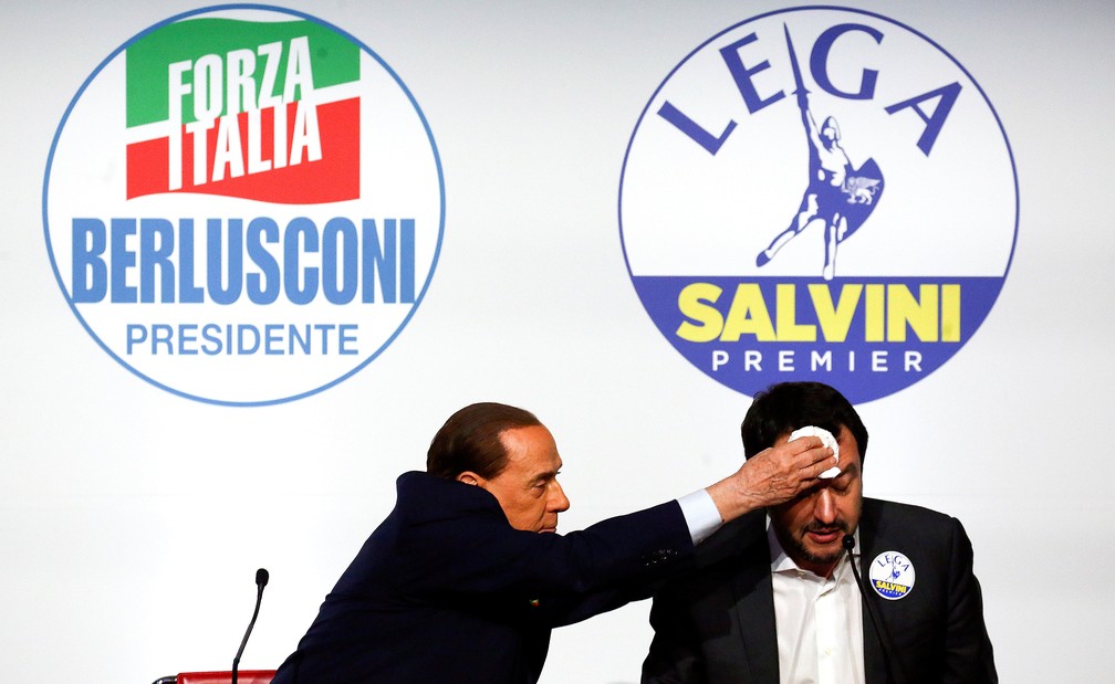 LA�der do partido Forza Italia, Silvio Berlusconi, e lA�der do Liga Norte, Matteo Salvini. Partidos formam a coalizA?o de direita nas eleiA�A�es italianas (Foto: Alessandro Bianchi/Reuters)