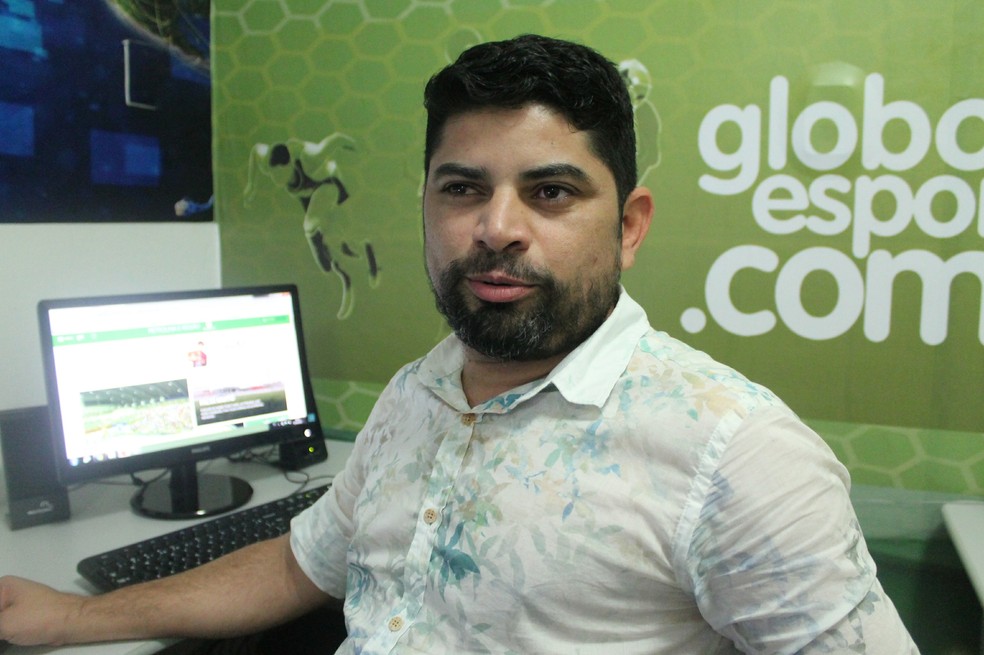 Cirineu Ribeiro, presidente do Petrolina,  disse que  a solução era liberar os jogos do Petrolina e do 1º de Maio na cidade de Juazeiro-BA (Foto: Emerson Rocha)