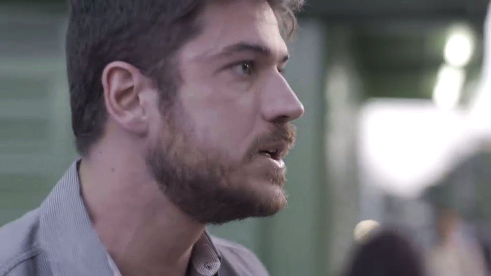 Zeca parte pra cima de Ruy (Foto: TV GLOBO)