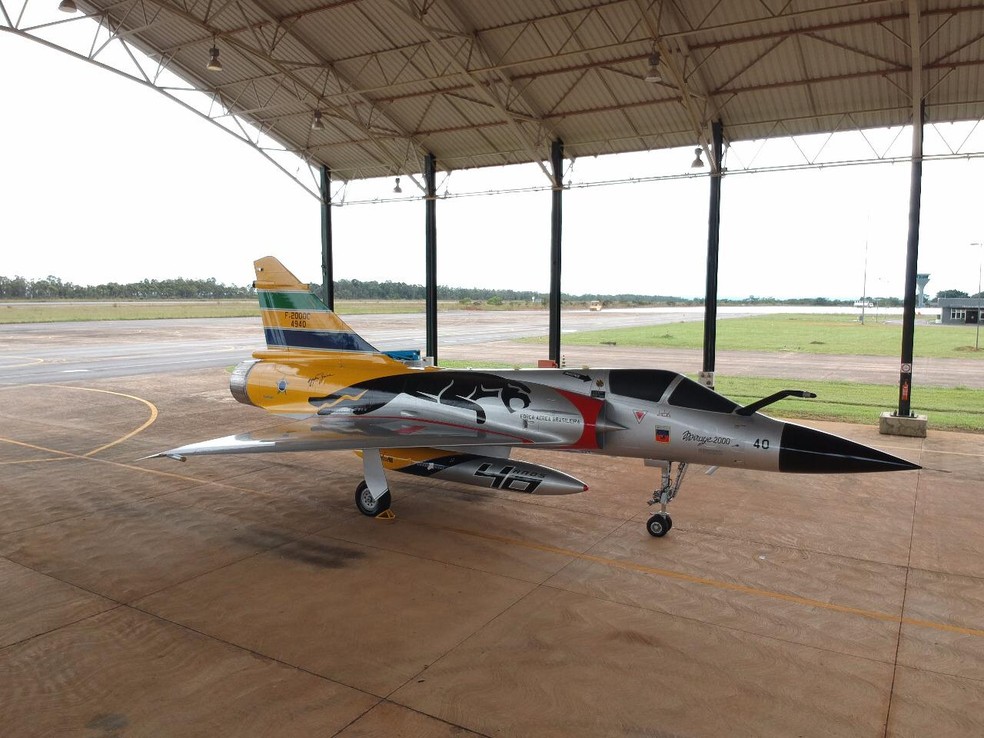 Mirage 2000C, avião que ainda tem a assinatura de Ayrton Senna — Foto: Divulgação/ Instituto Ayrton Senna