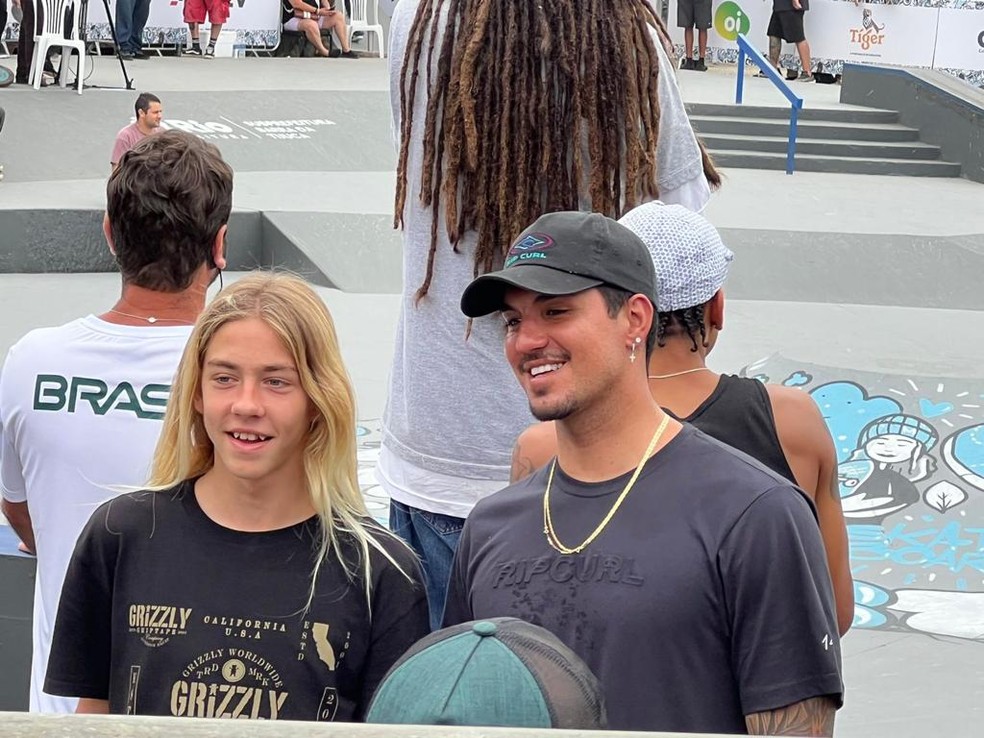 Medina atende f&atilde;s no STU Open Rio &mdash; Foto: Juliana Poty