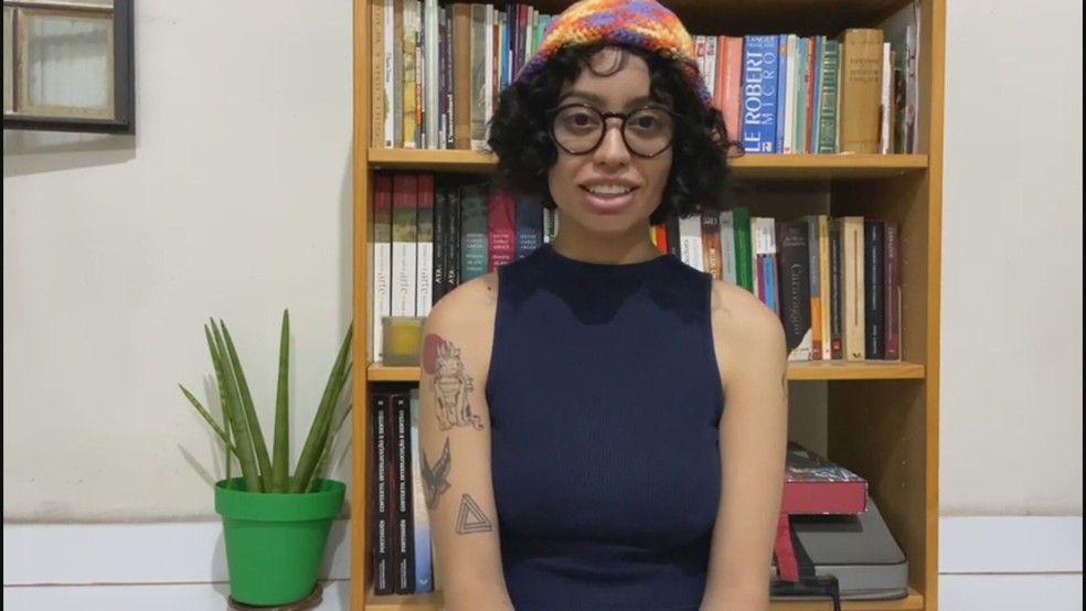Odara Luiza encontrou a proprietária da carteira através das redes sociais.  — Foto: TV Globo