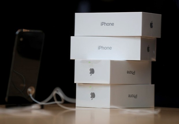 Caixas de iPhone X são vistas em uma Apple Store em Palo Alto, na Califórnia (Foto: Justin Sullivan/Getty Images)