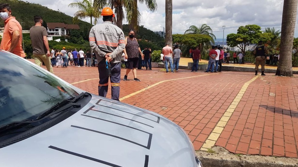Motoristas de aplicativo protestam em BH — Foto: Gabriele Lanza/TV Globo