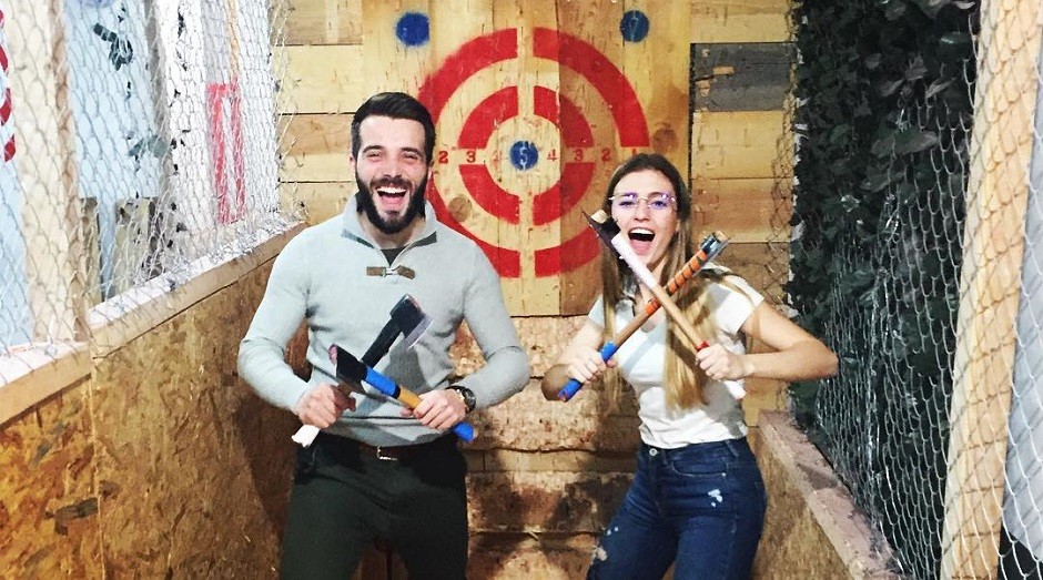 No El Hachazo, clientes podem praticar mira atirando machados (Foto: Reprodução/Instagram)