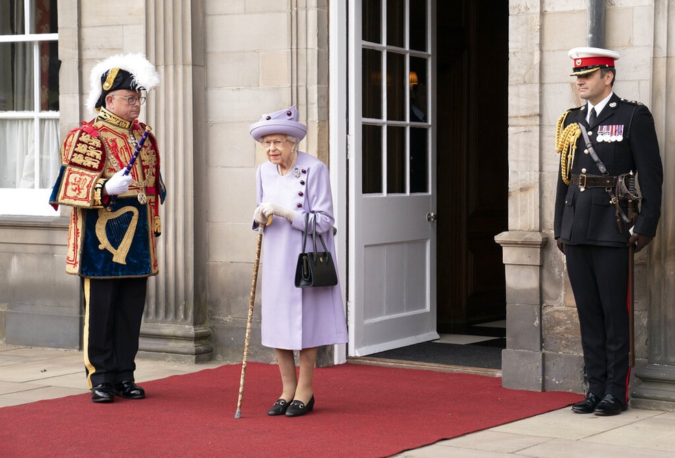 Rainha Elizabeth em junho de 2022 — Foto: Jane Barlow/AP