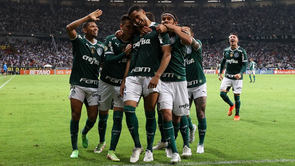 Jogadores do Palmeiras comemoram gol de Murilo contra o Atlético-MG — Foto: Cesar Greco / Palmeiras