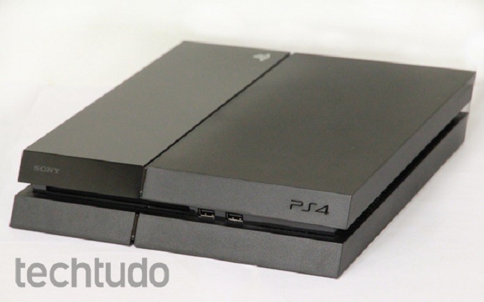 PS4 é o console da Sony e possui lindo design (Foto: Luciana Maline/ TechTudo)