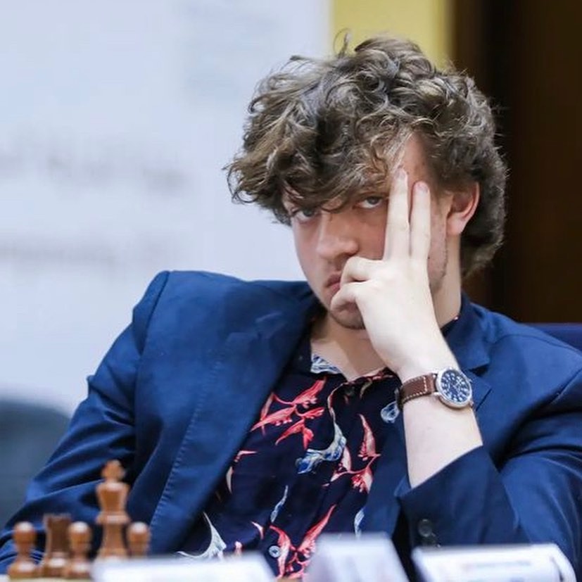 Campeão mundial de xadrez Carlsen alega que rival Niemann