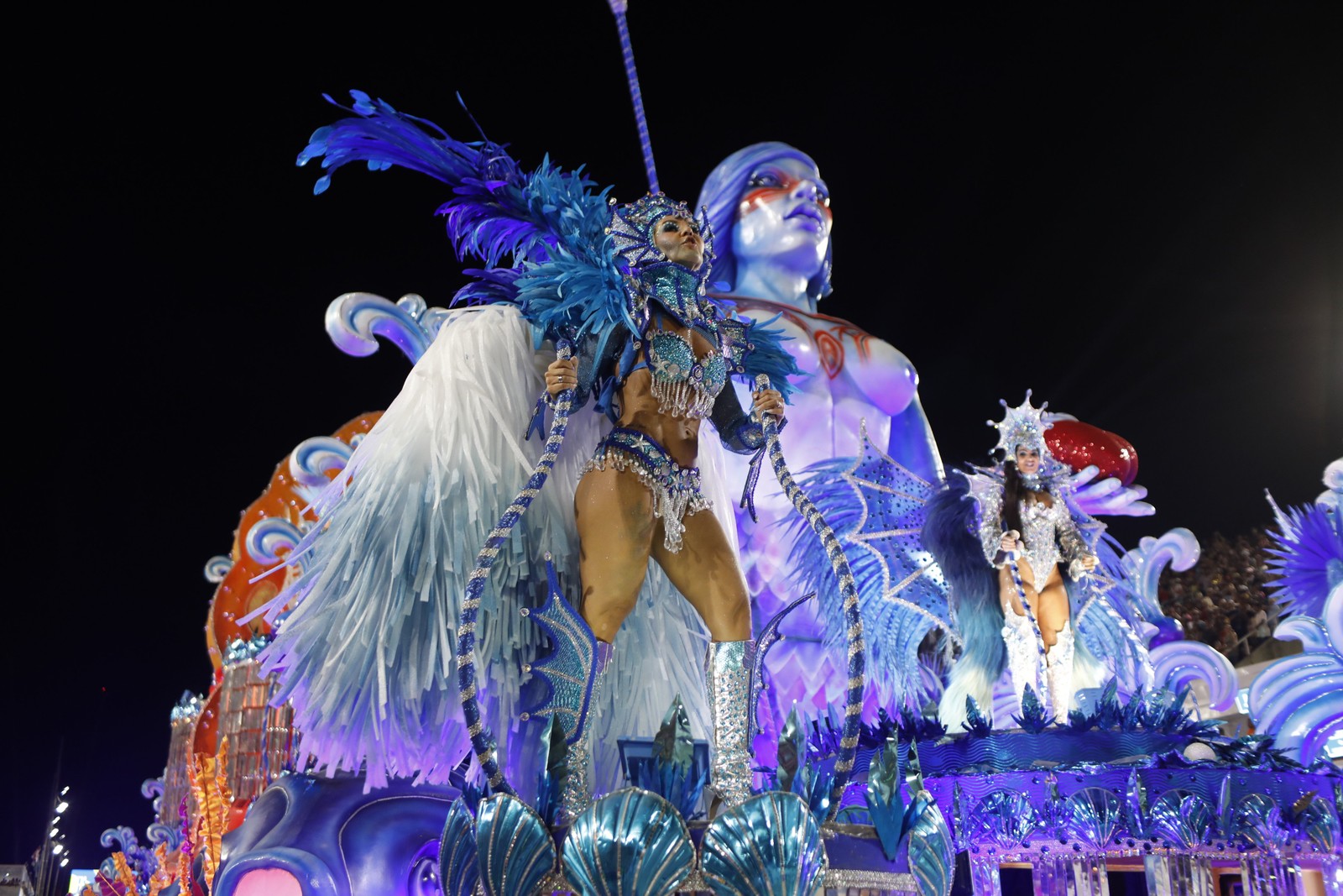 Enredo fala sobre a Baía de Todos os Santos no carnaval do Rio — Foto: Domingos Peixoto