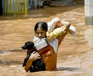 Fotógrafo que registrou cão resgatado em enchente reencontra o animal