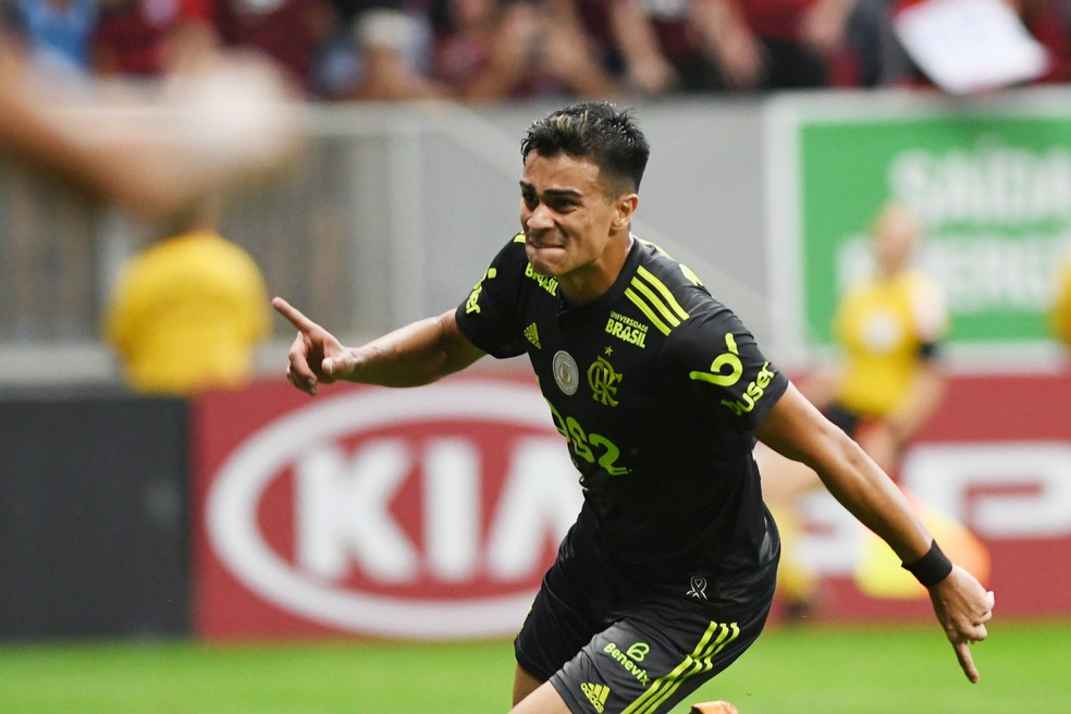 Reinier comemora seu primeiro gol no profissional — Foto: EDU ANDRADE/FATOPRESS/ESTADÃO CONTEÚDO