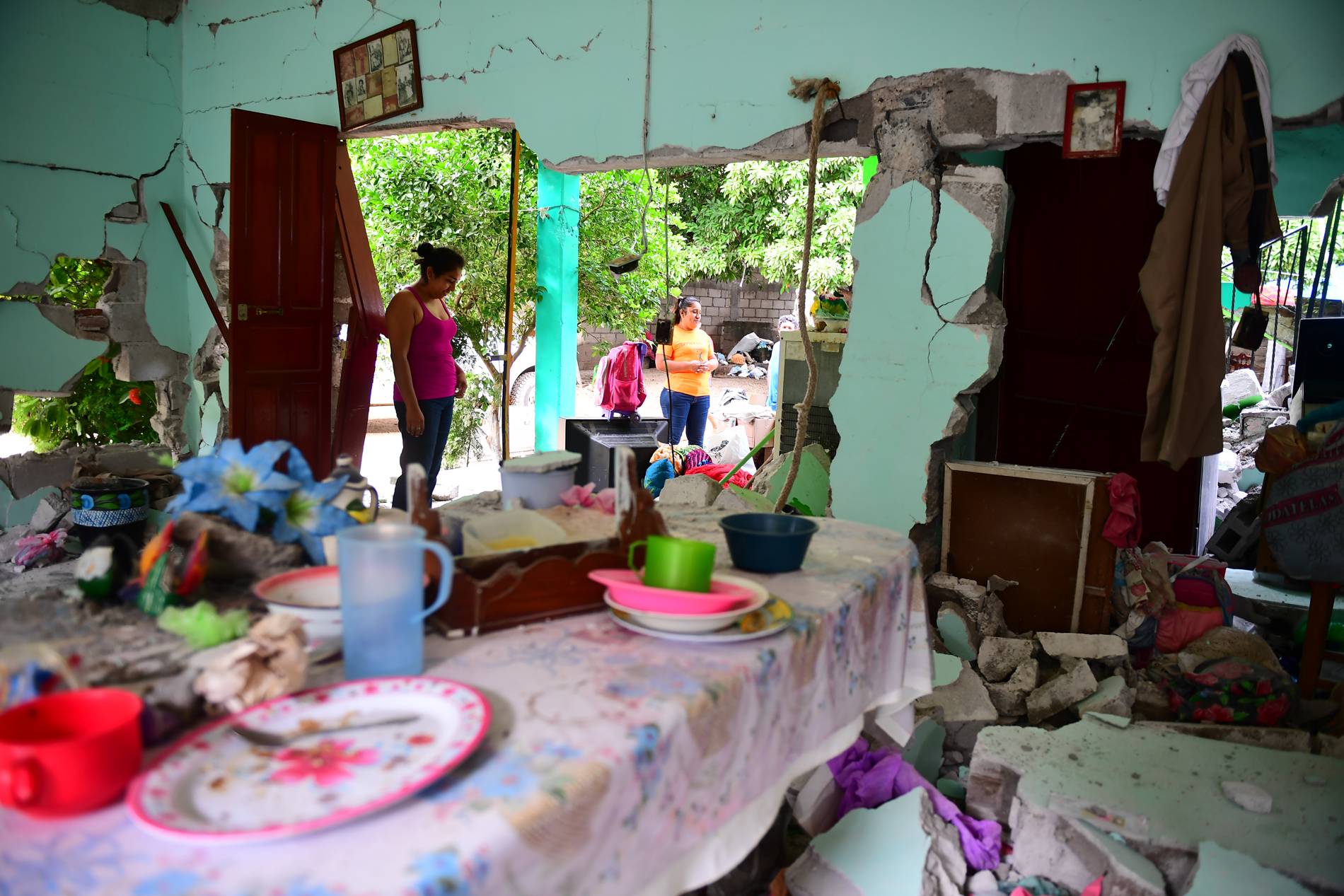 Casa gravemente danificada pelo terremoto, em Juchitan, Oaxaca, no México