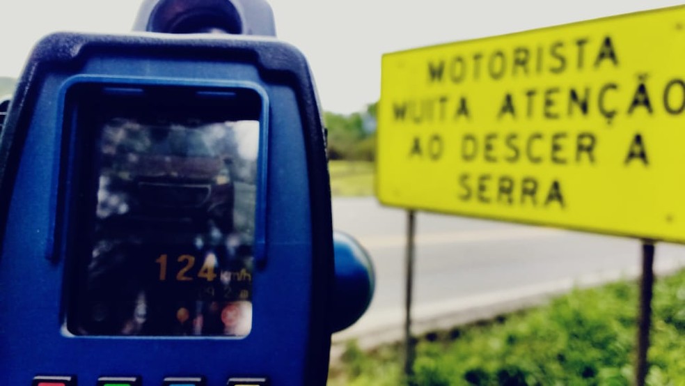 Na Serra Dona Francisca, fiscalização também fez flagrante por excesso de velocidade — Foto: Polícia Militar Rodoviária de Santa Catarina