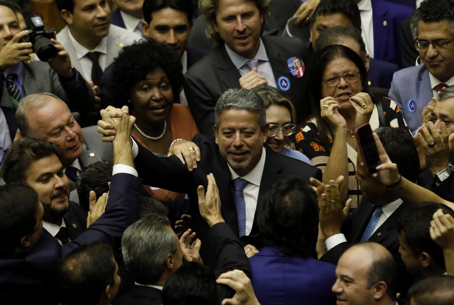 Reeleito à presidência da Câmara, Arthur Lira (PP-AL) é um dos entusiastas de aproximação entre PP e União Brasil