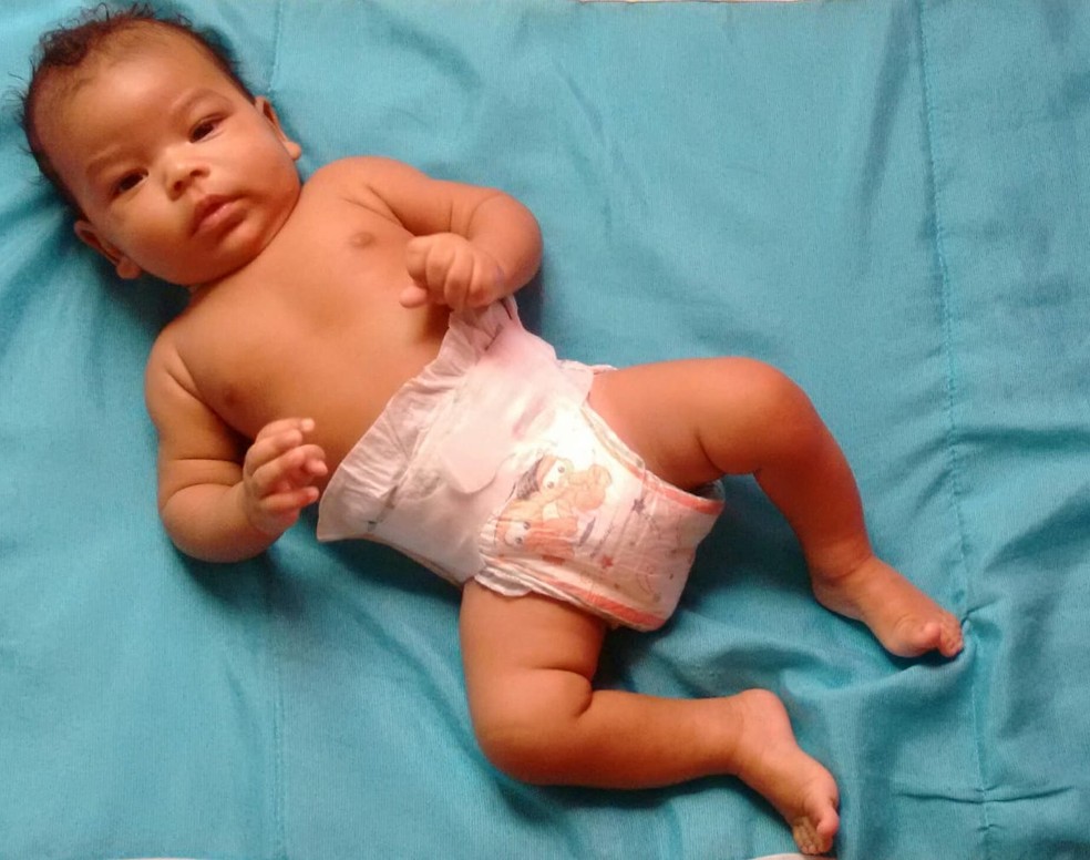 BebÃª sobreviveu apÃ³s cair do segundo andar em Cariacica (Foto: Acervo pessoal)