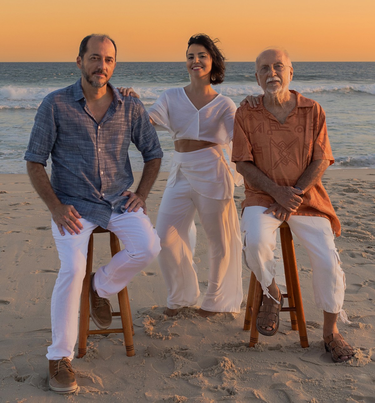 Roberto Menescal se junta com Maíra Rodrigues e Marcus Teixeira em disco inspirado pela bossa carioca |  Weblog do Mauro Ferreira